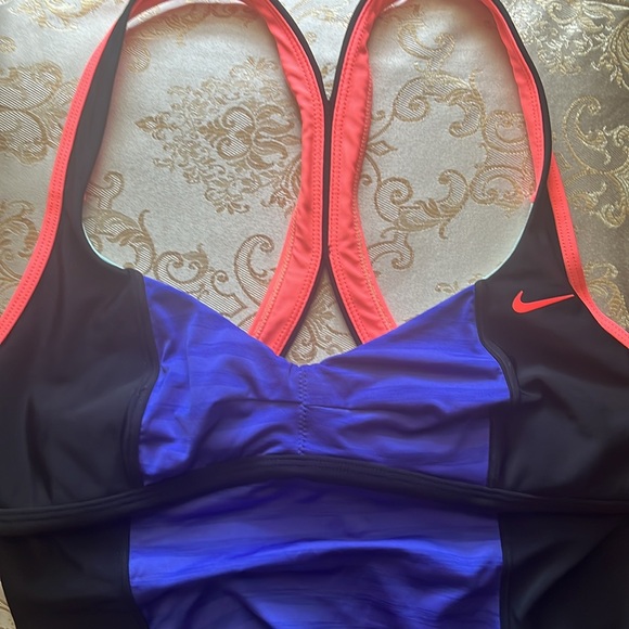 Nike Running/Workout Top - Picture 2 of 4